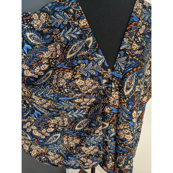 Buckle Daytrip Leafy Printed Woven Boxy V-neck Textured Top - M - Picture 2 of 8